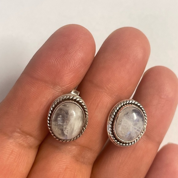 Vintage Sterling Silver Moonstone Earrings - Picture 2 of 8